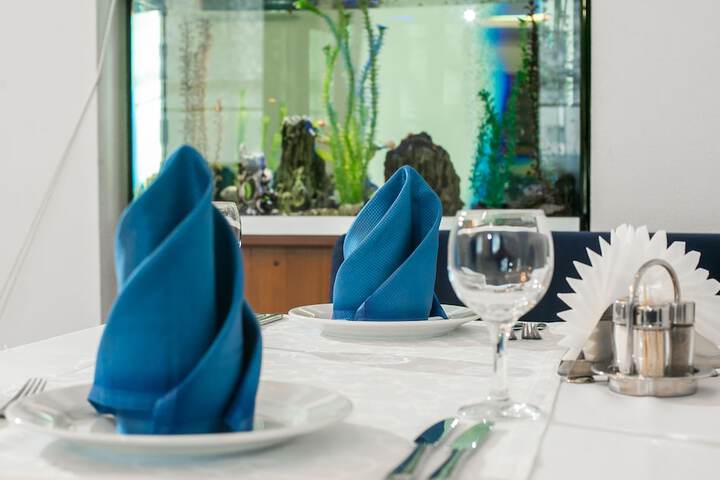 Dining 47 of 63