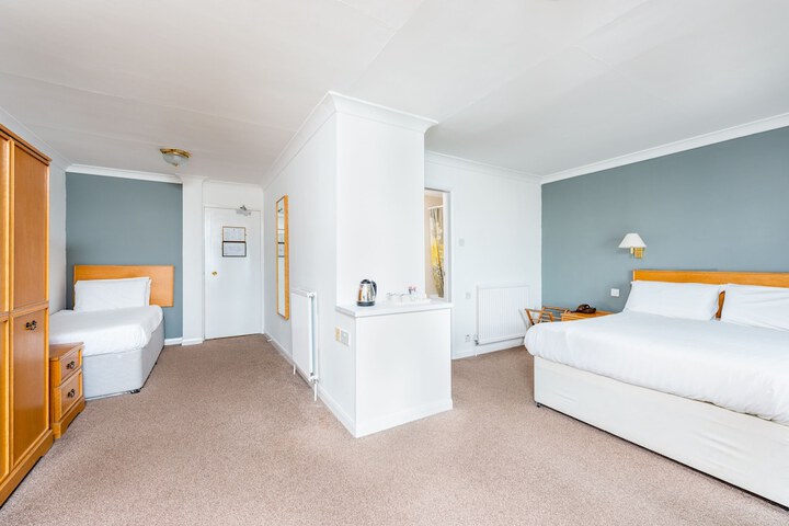 Room 10 of 63