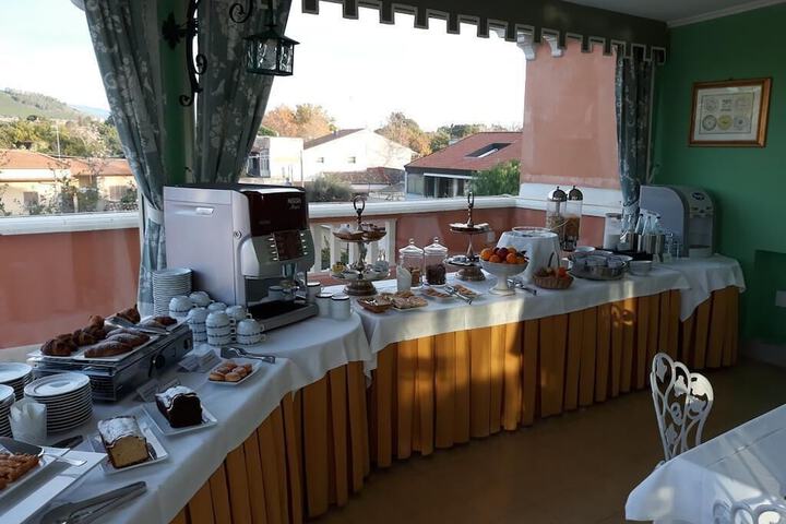 Breakfast buffet