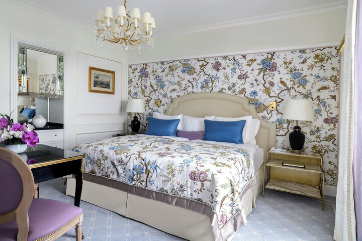 Room 104 of 183