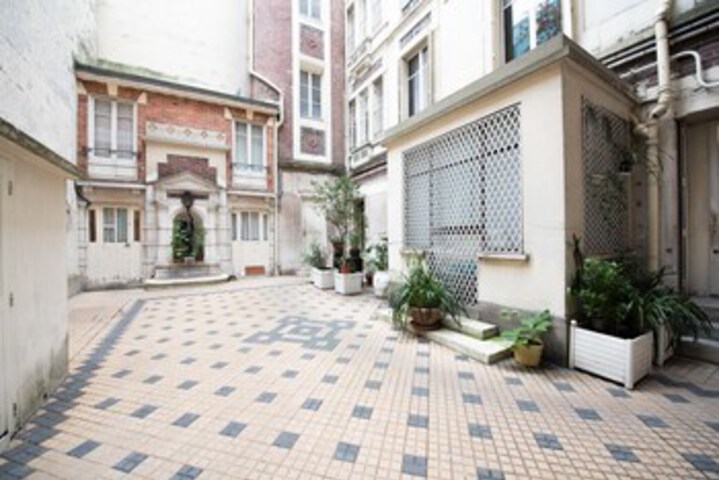 Veeve Champs Élysées Hideaway