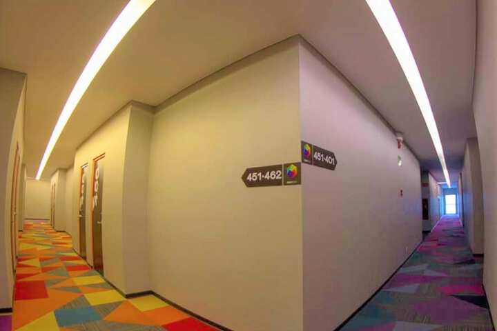 Ballroom/Hall 85 of 100