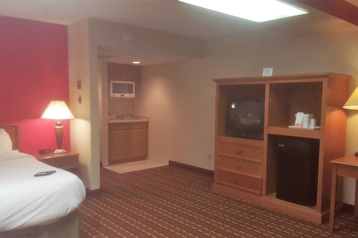 Room 11 of 27