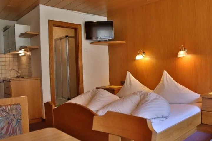 Room 2 of 14