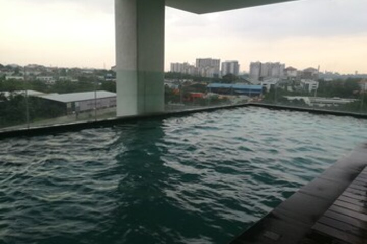 Pool 13 of 37