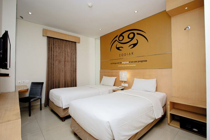 Room 4 of 25