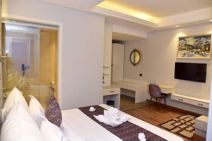 Room 9 of 17