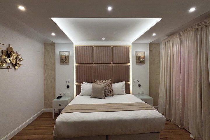 Room 43 of 155