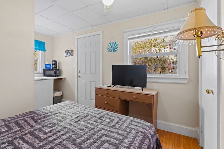 Room 18 of 37