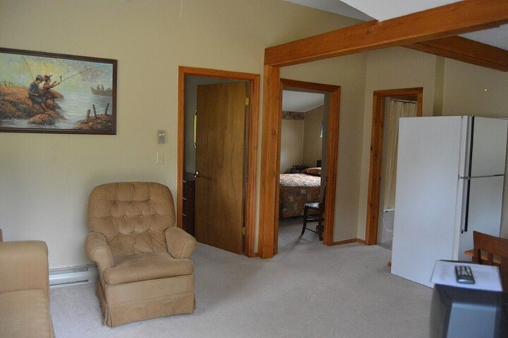 Room 32 of 46