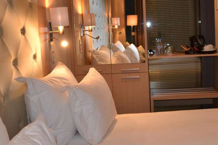 Room 21 of 37
