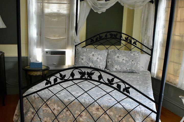 Room 26 of 64