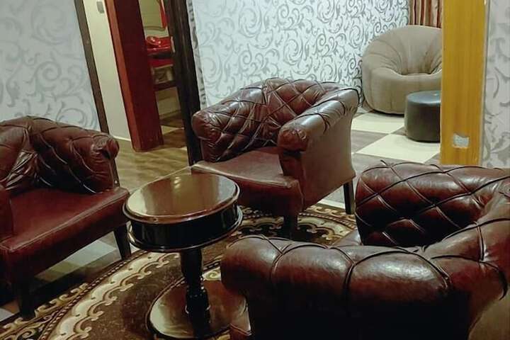 Room 16 of 19