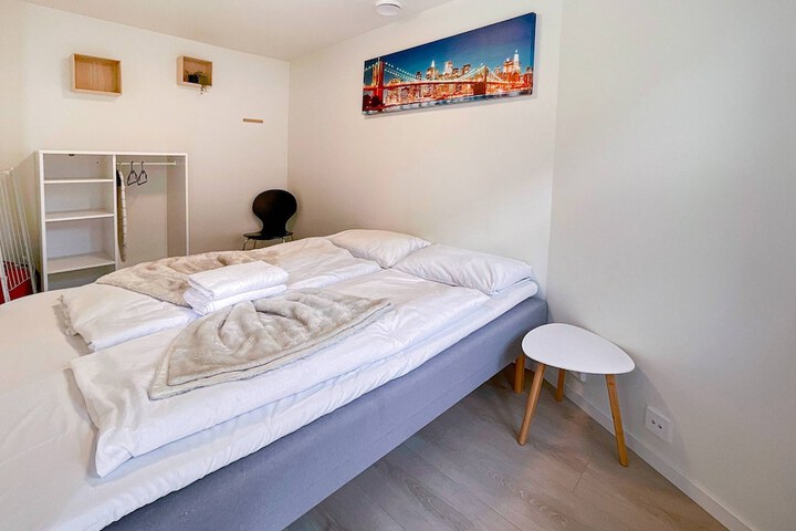 Room 5 of 37