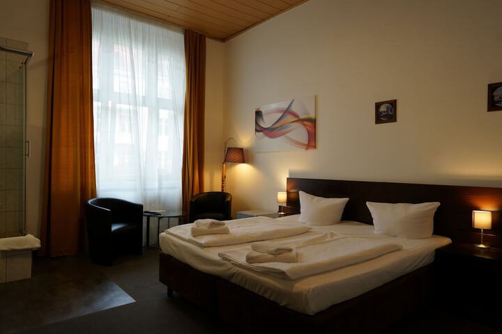 Room 37 of 82