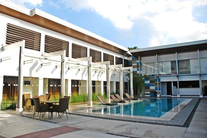 Pool 41 of 59