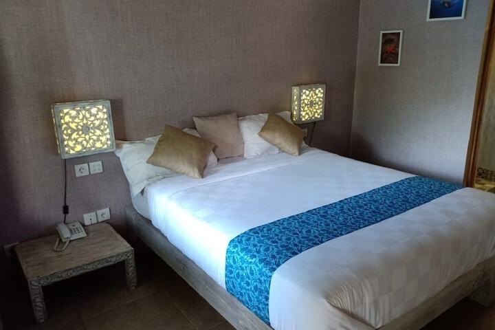 Room 6 of 90