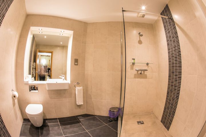 Room 10 of 72