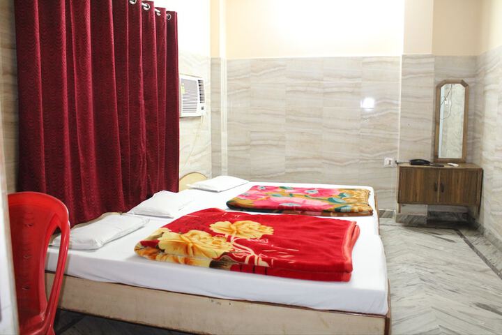 Room 2 of 20