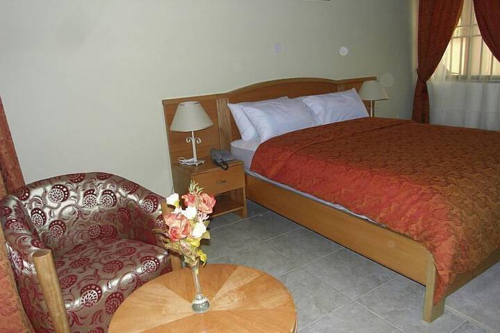 Room 4 of 34