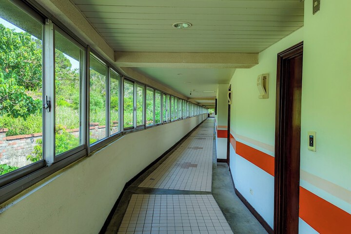 Room 14 of 90