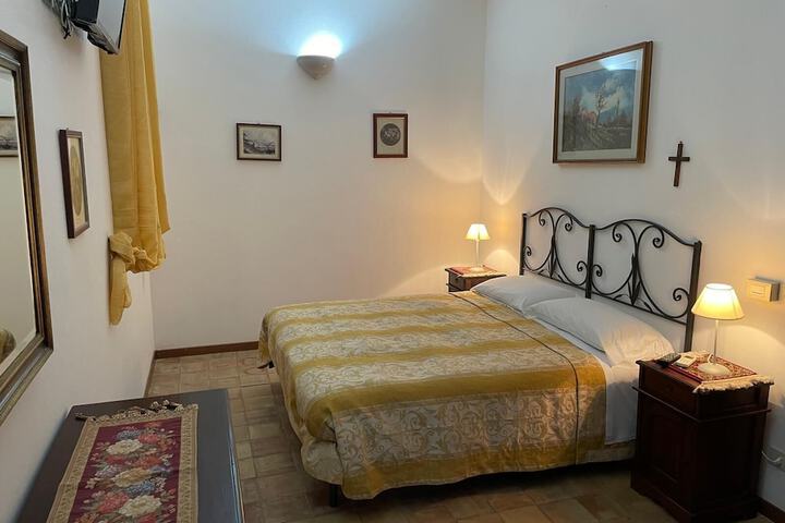 Room 17 of 49