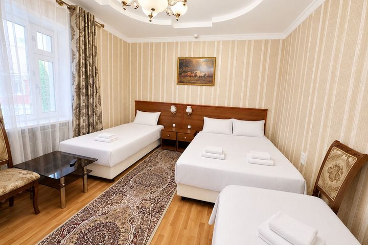 Room 32 of 48