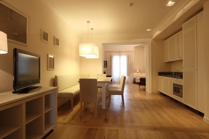 Room 4 of 22