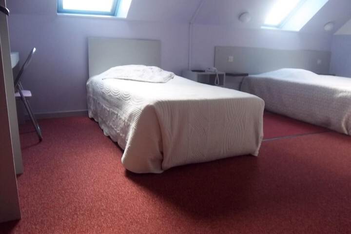 Room 12 of 20