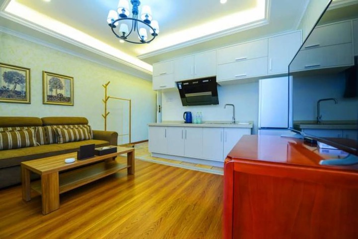 Room 4 of 17