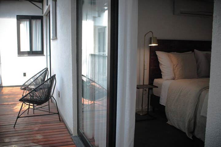 Room 16 of 33