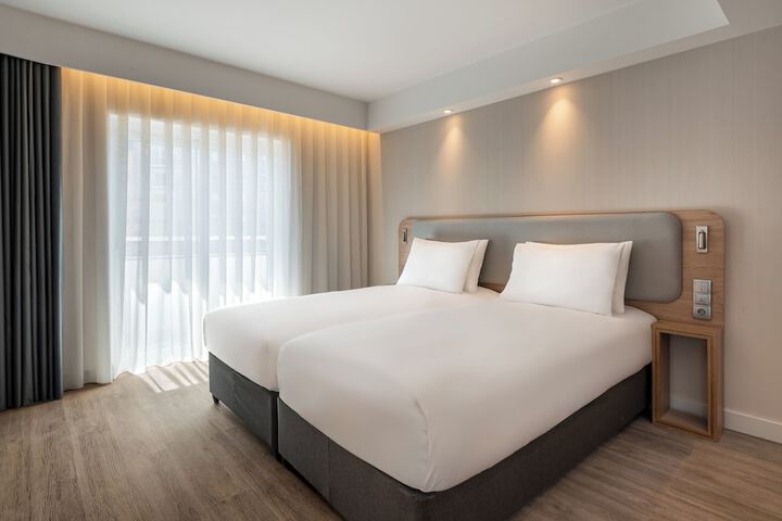Room 8 of 39