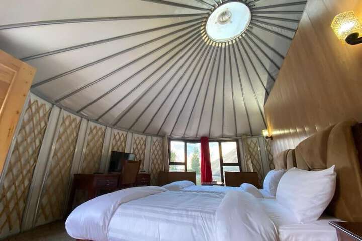 Room 8 of 20
