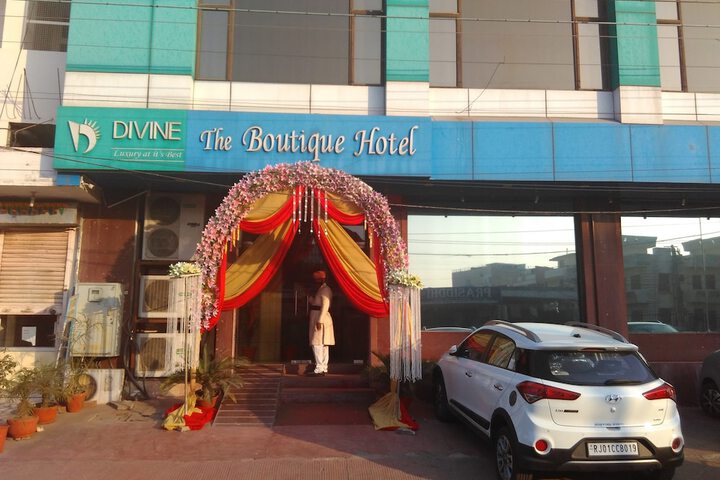 Hotel 8 of 9