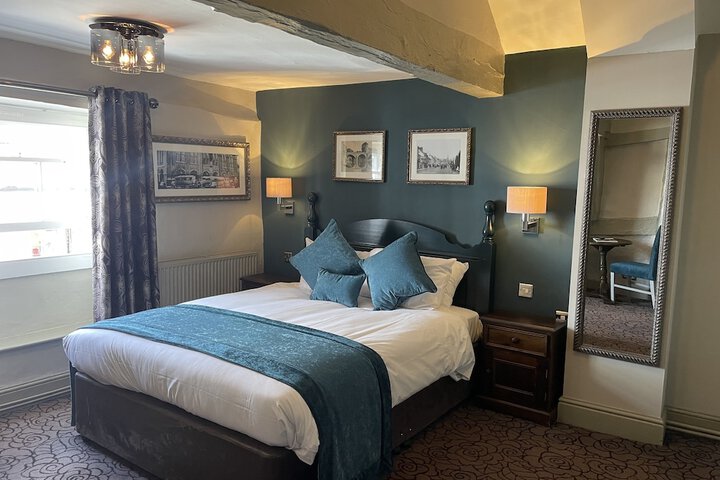 Room 5 of 42