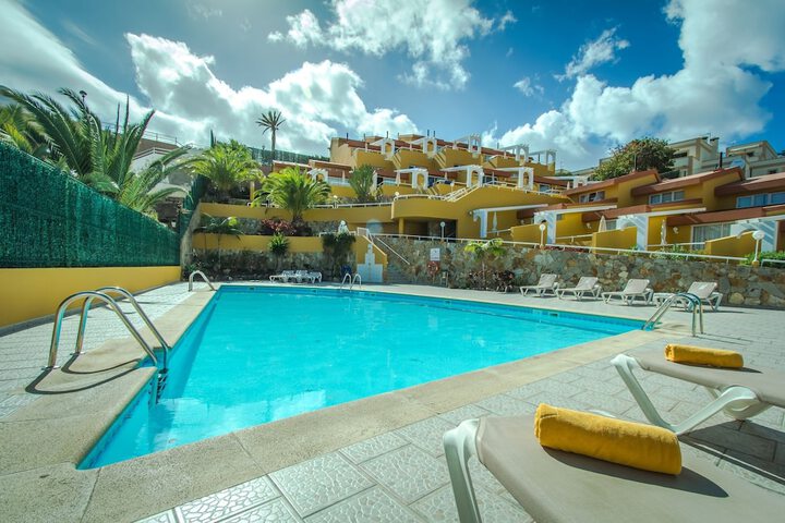 Pools & Facilities