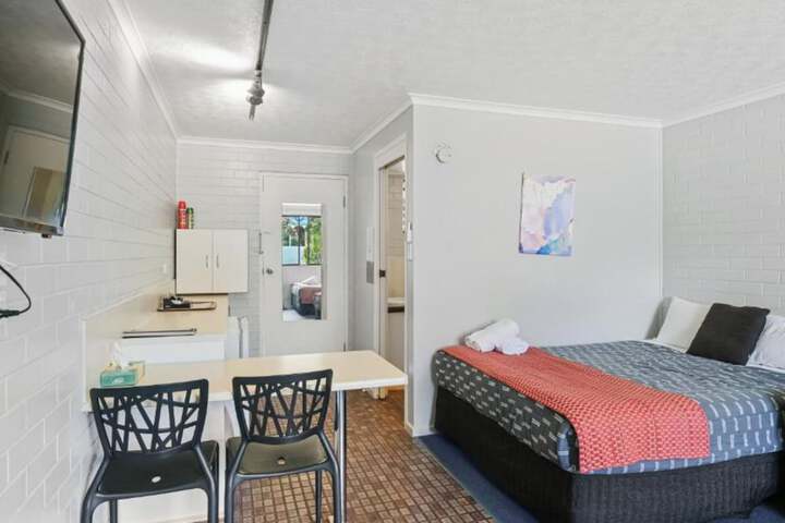 Room 7 of 26