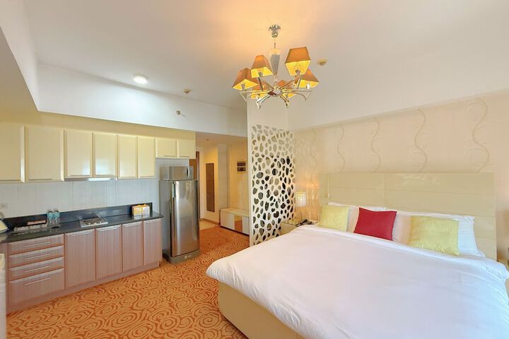 Room 18 of 36