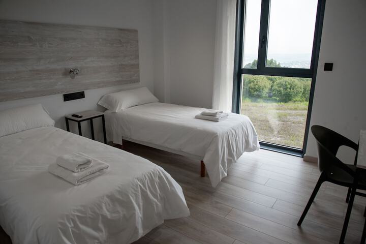 Room 4 of 40