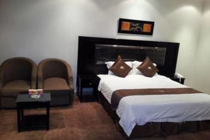Room 7 of 17