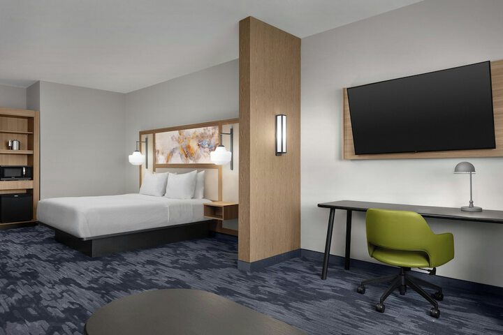 Room 11 of 40
