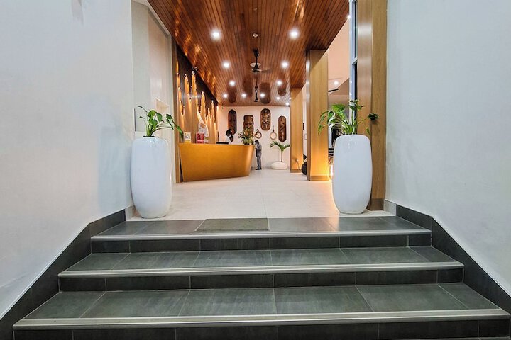 Hotel 2 of 120