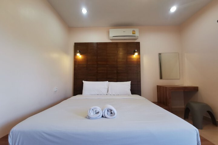 Room 5 of 79