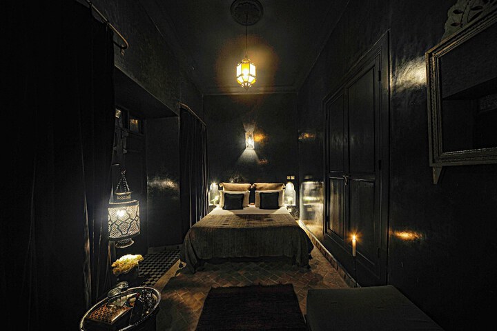 Room 19 of 111