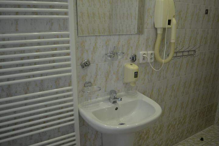 Room 30 of 60