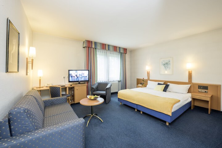 Room 10 of 51