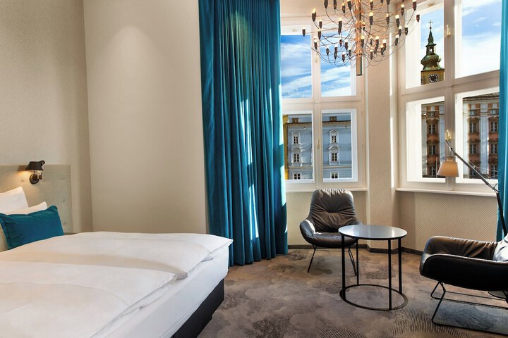 Room 14 of 39