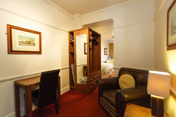 Room 4 of 31
