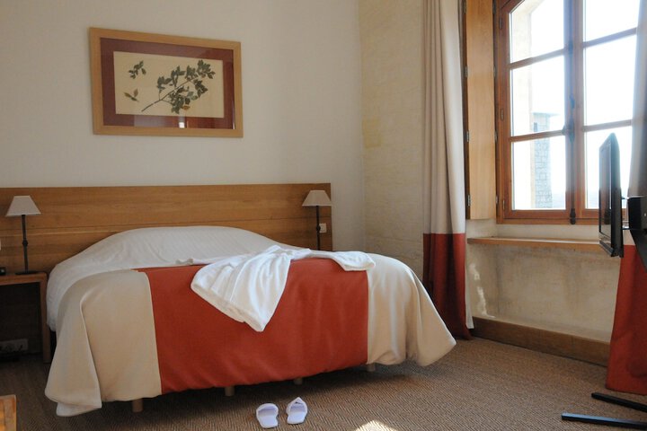 Room 3 of 20