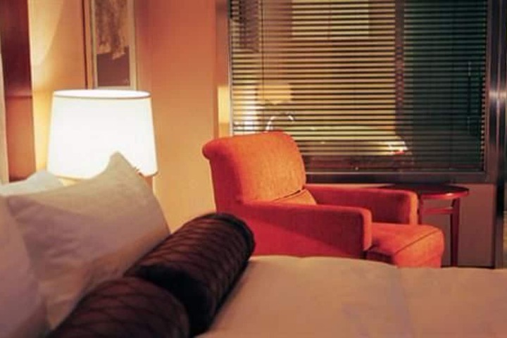 Room 3 of 32
